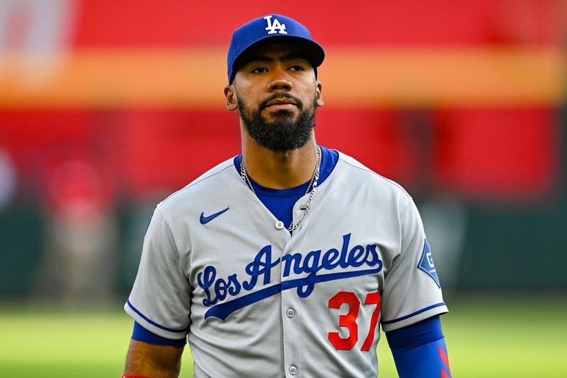 Teoscar Hernandez Walking around 