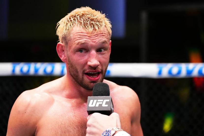 UFC Abu Dhabi Robert Whittaker vs Reinier De Ridder Fight Card Analysis, Best Bet, & Predictions 