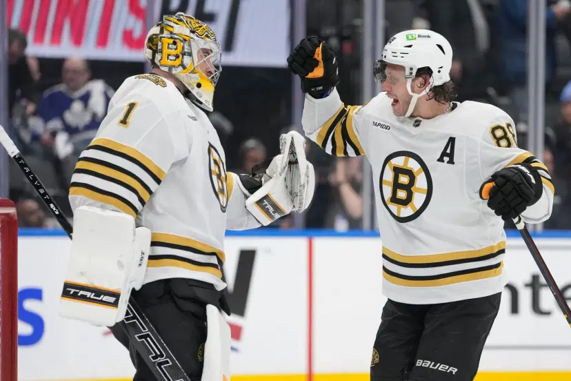 Jeremy Swayman and David Pastrnak
