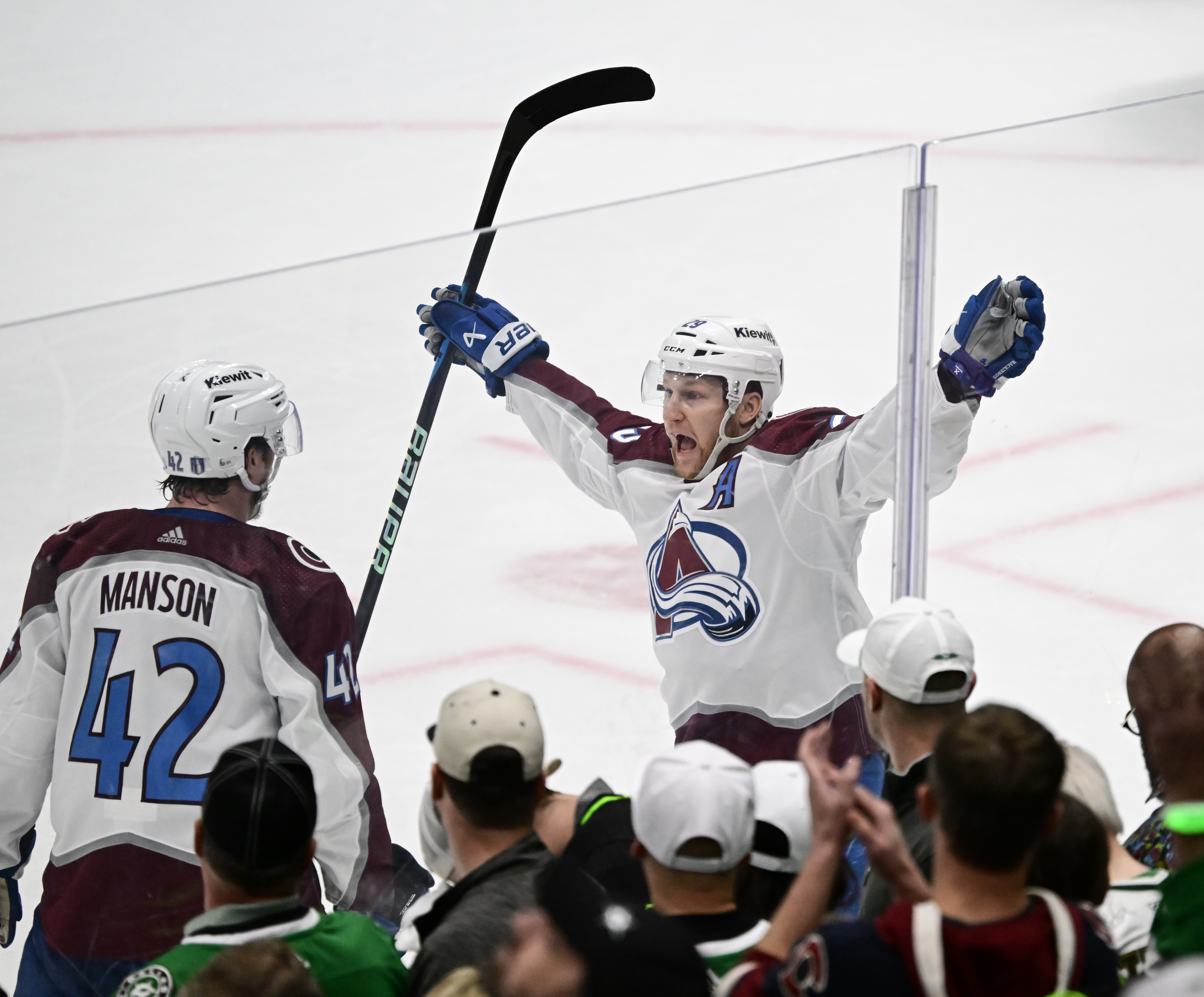 Nathan MacKinnon