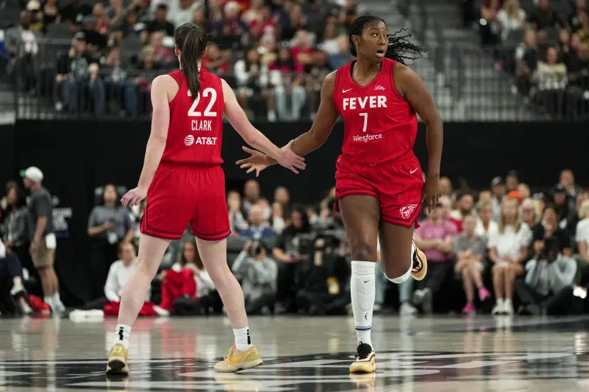 Caitlin Clark and Aliyah Boston
