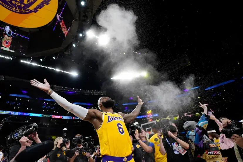 lebron james powder toss la lakers