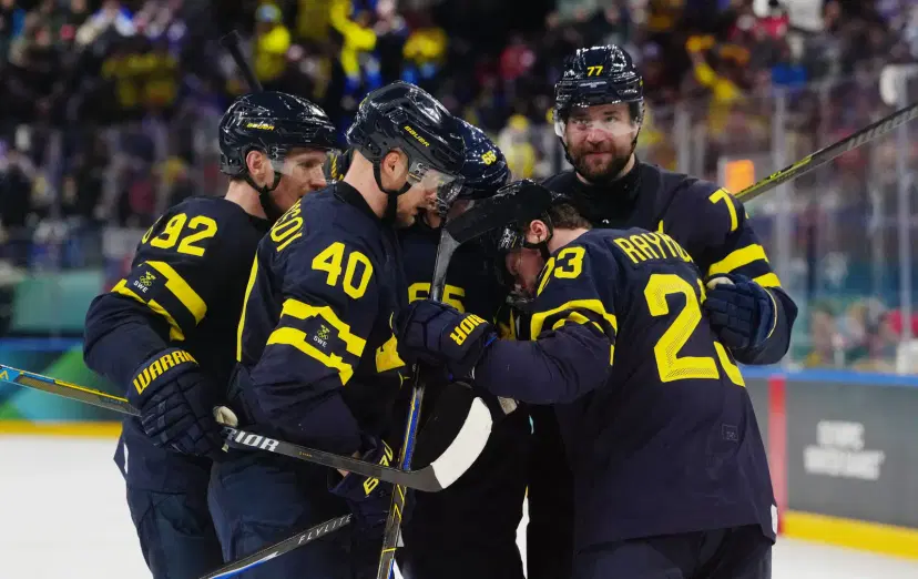 Lucas Raymond and teammates