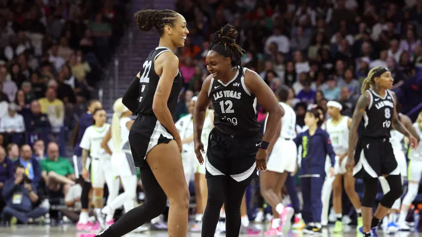 A'ja Wilson and Chelsea Gray