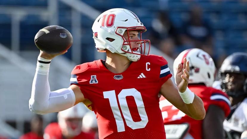 Caden Veltkamp is looking to lead the Owls to their first winning season since 2020 - American Conference Preview