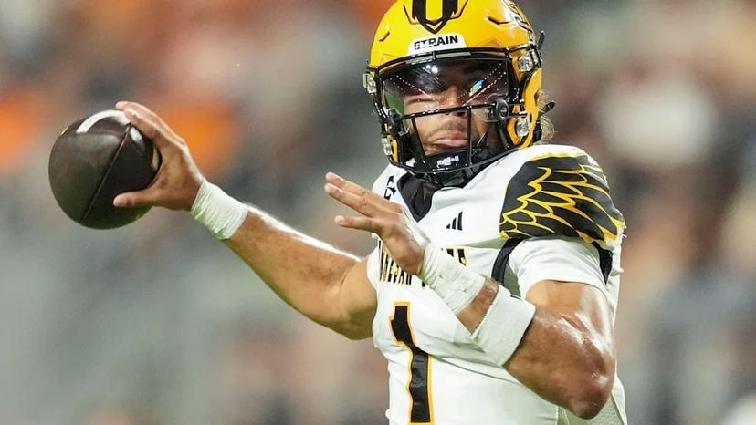 Rickie Collins and the Owls face the Liberty Flames at home tonight - Liberty Kennesaw State Picks
